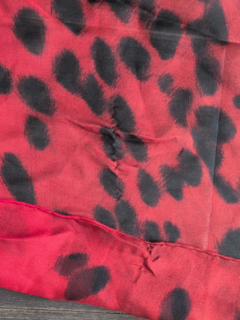 Alexander McQueen Red and Black Silk Leopard-Print Scarf - Picture 5 of 5
